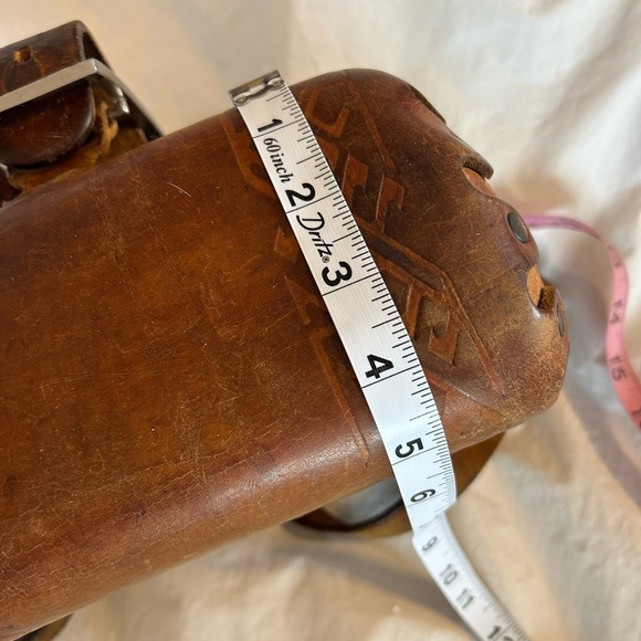 VINTAGE 60-70s Handmade Hand Tooled Brown Leather Boho Western Shoulder Bag - Picture 12 of 13